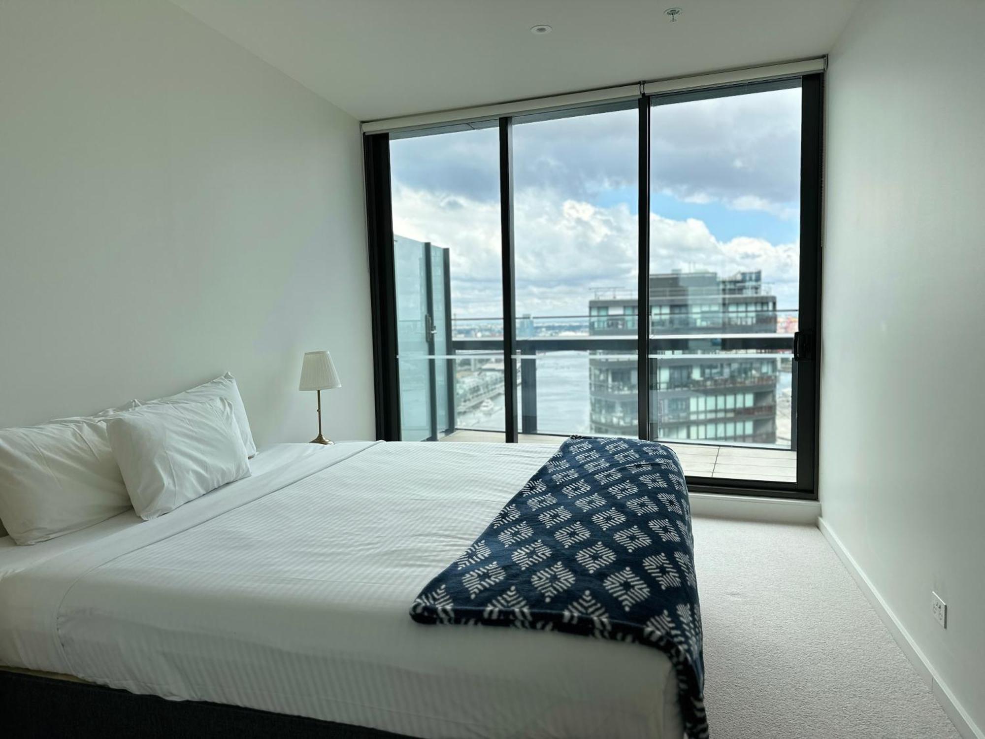 Winston Apartments Docklands Melbourne Eksteriør billede