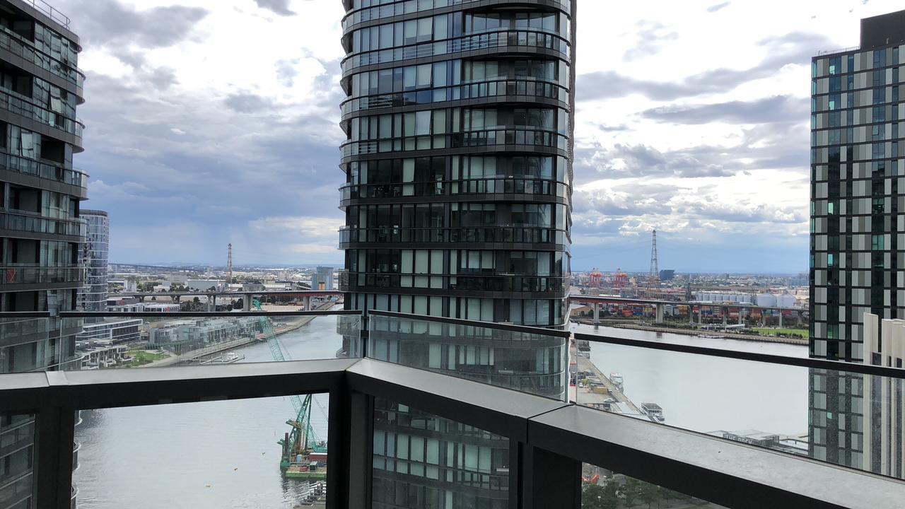 Winston Apartments Docklands Melbourne Eksteriør billede