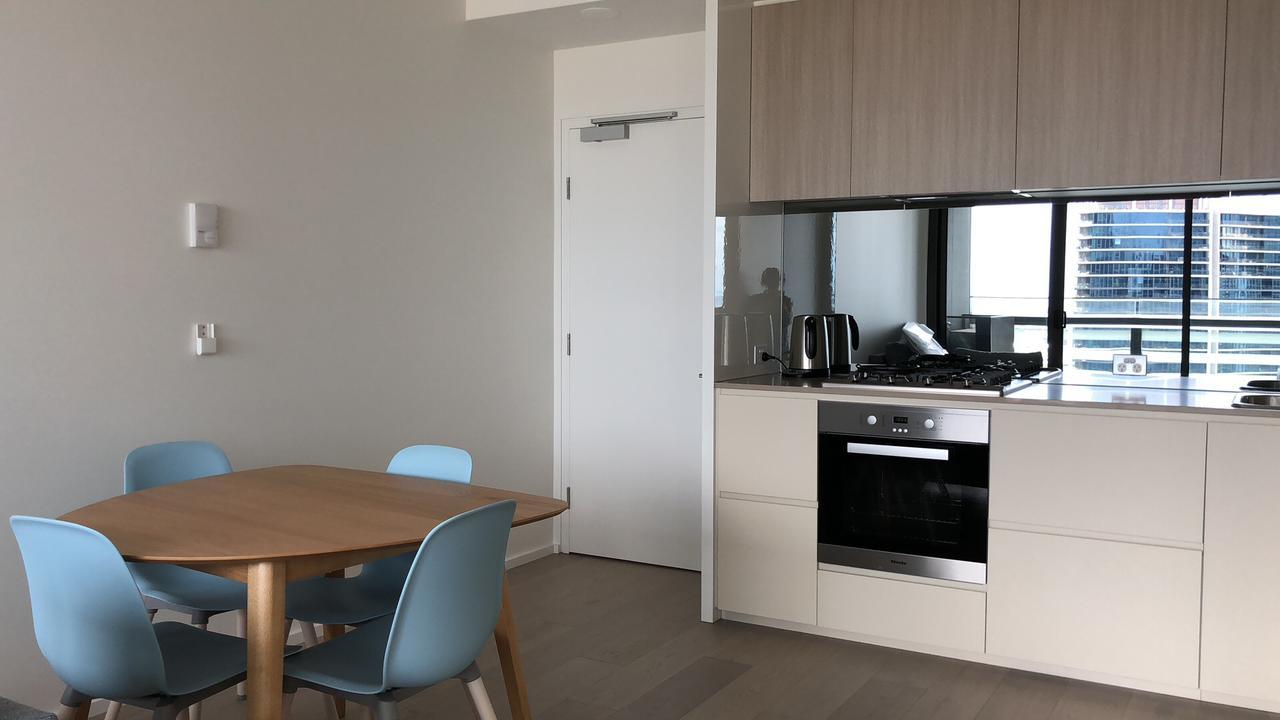 Winston Apartments Docklands Melbourne Eksteriør billede